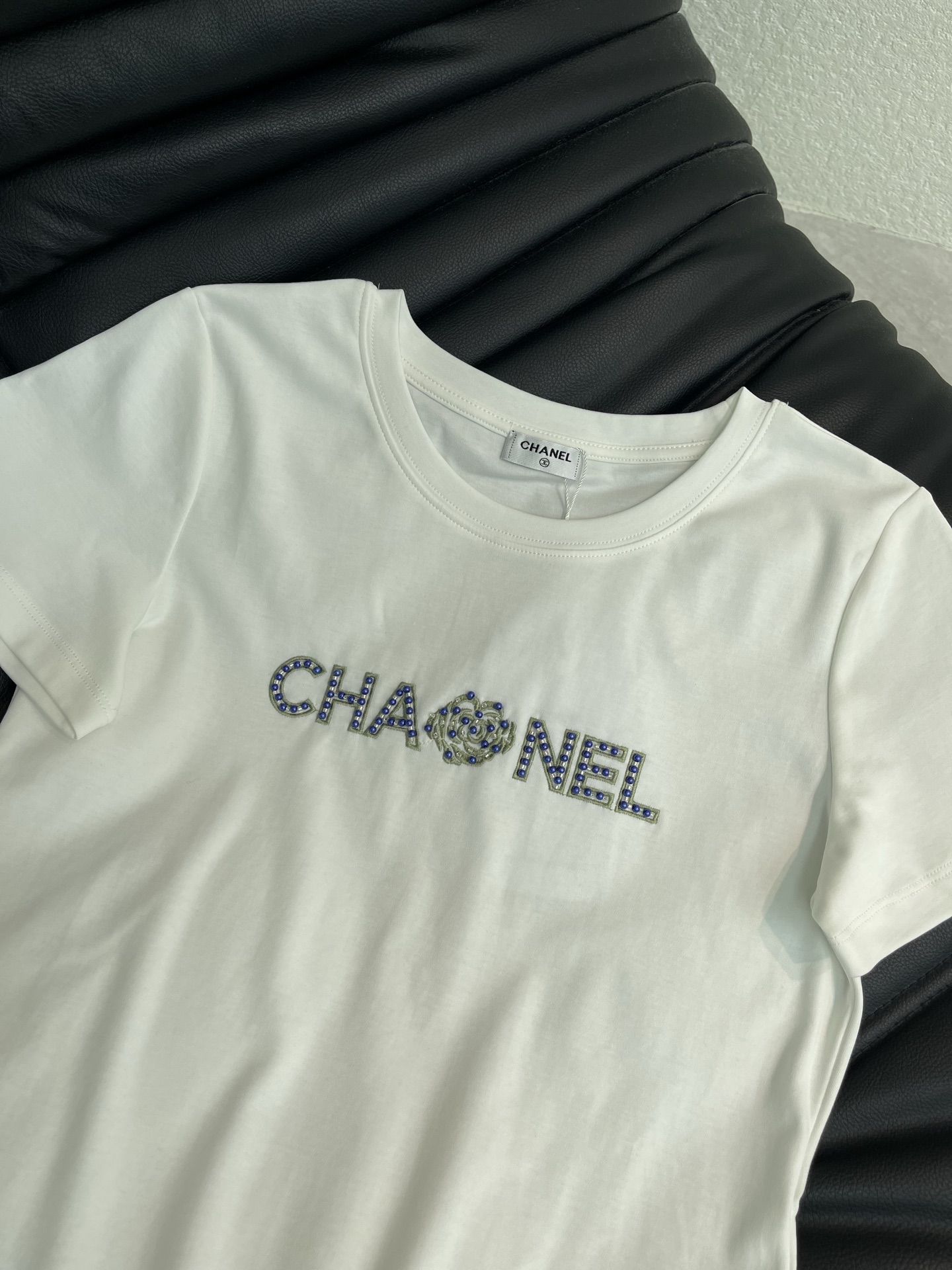 Women's short sleeves